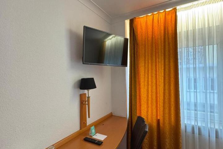 Photo 8