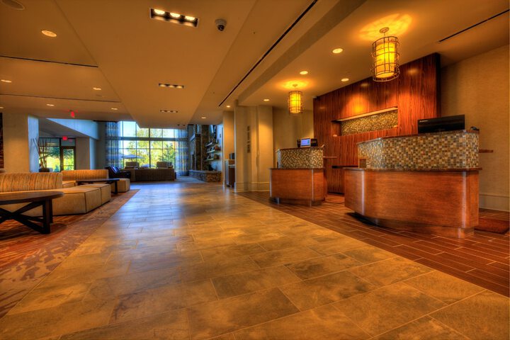 Check-in/check-out kiosk