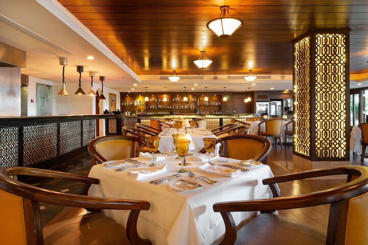 Dining 54 of 65