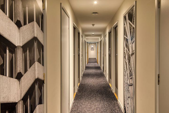 Ballroom/Hall 97 of 122