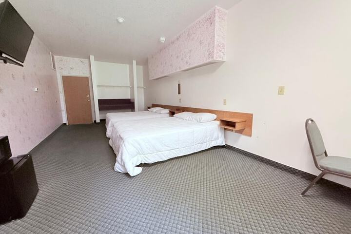 Room 12 of 24
