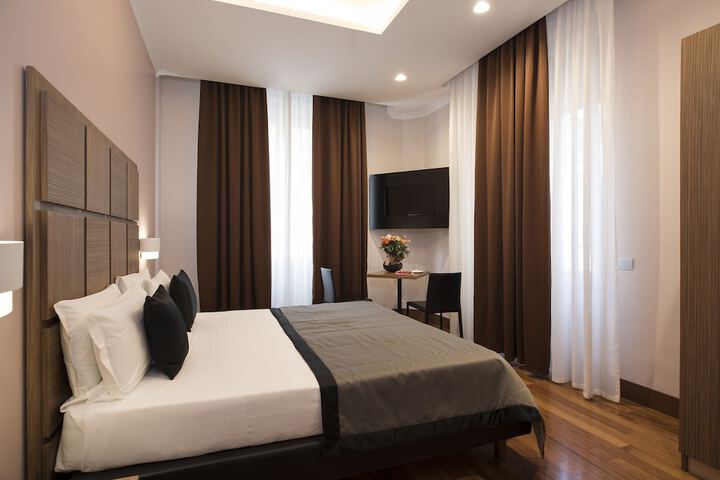 Room 35 of 147