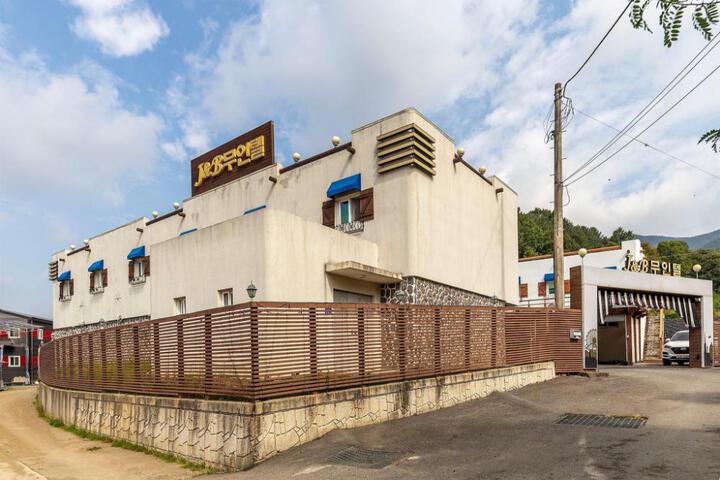 Okcheon J and B Self check-in Motel