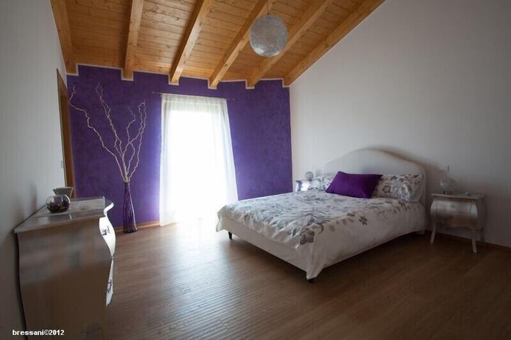 Room 3 of 79