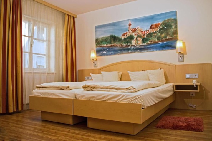 Room 14 of 52