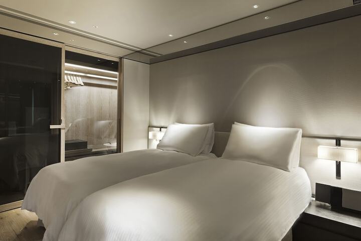 Room 14 of 44