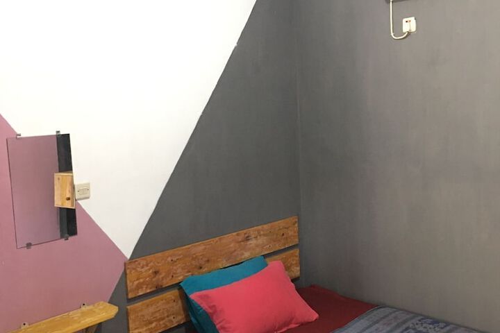 Room 11 of 23