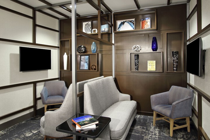 Lobby lounge