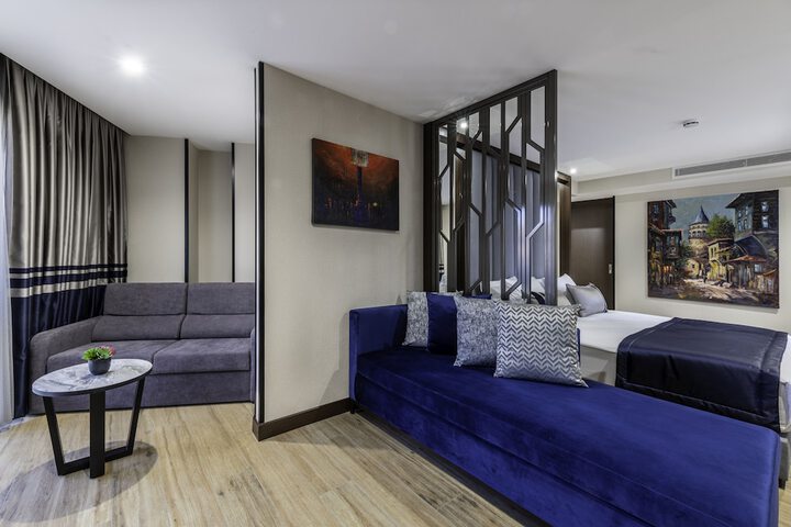 Room 29 of 76