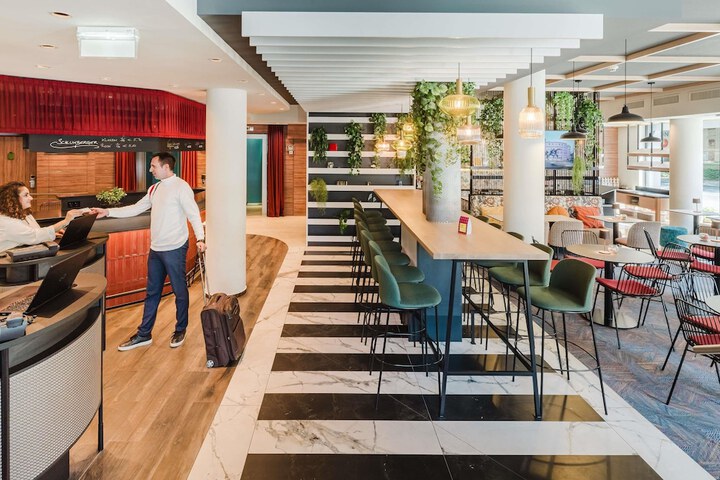 Hotel 43 of 44