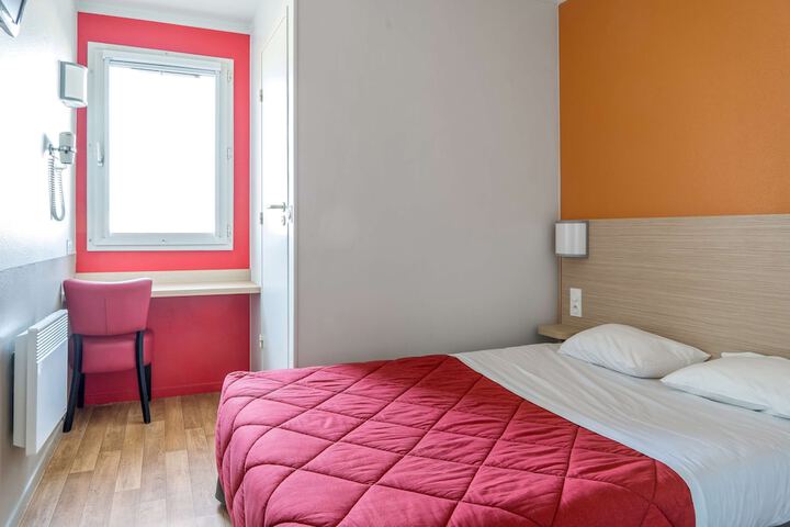 Room 11 of 34