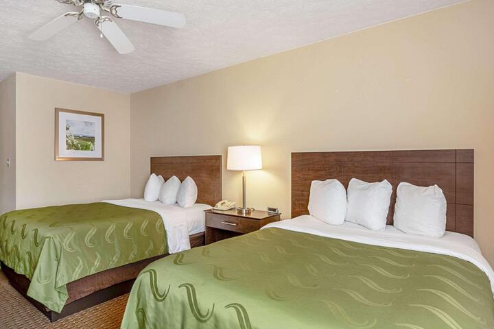 2 Double Beds (6 of 6)