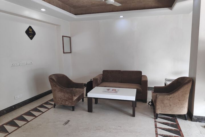 Entrance & Lobby