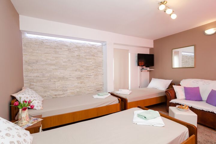Room 15 of 64
