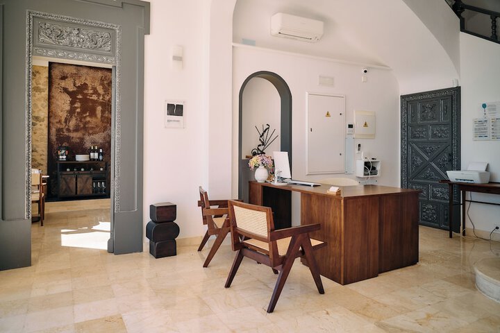Hotel Interior 3 of 97