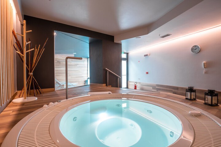 Spa 53 of 59