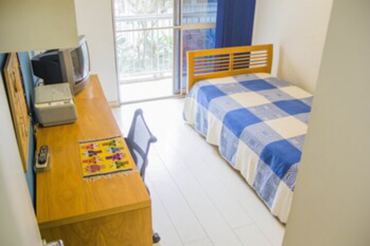 Room 27 of 75