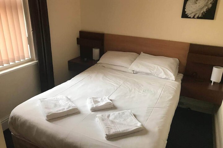 Room 6 of 22
