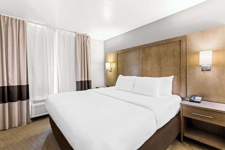 Suite 2 Queen Beds (25 of 26)