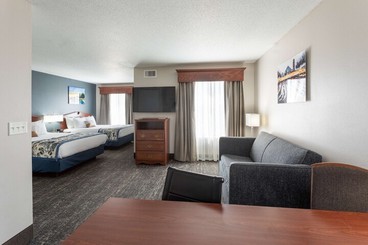 1 Bedroom Queen Bed (6 of 10)