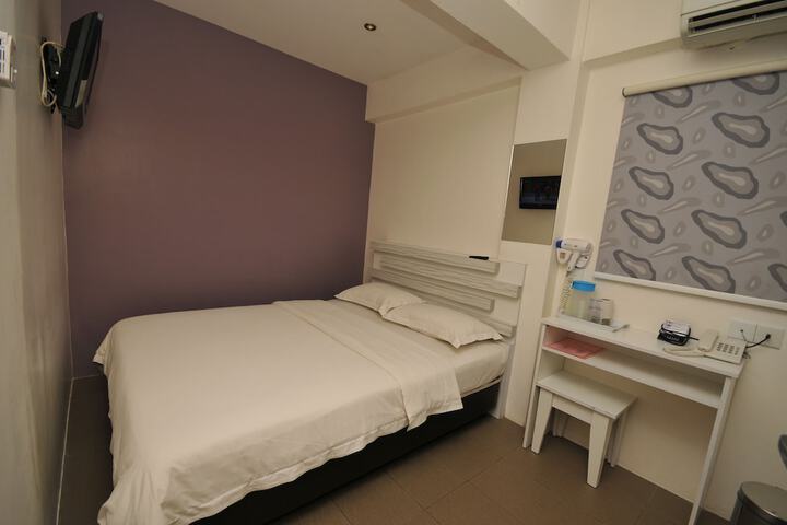 Room 22 of 48