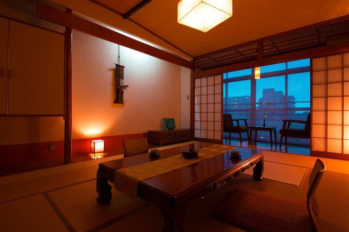 Room 15 of 60