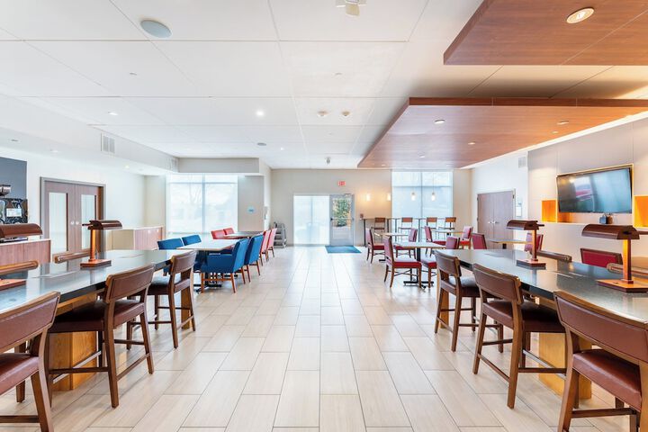 Breakfast/Coffee Service 69 of 82