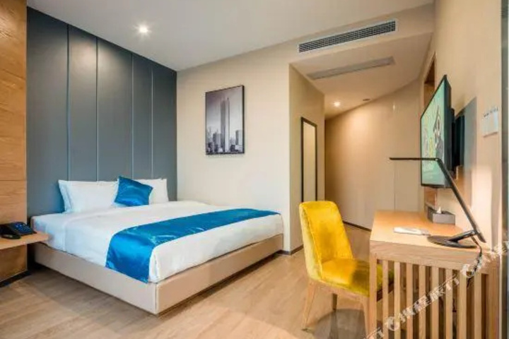 T Moon Hotel