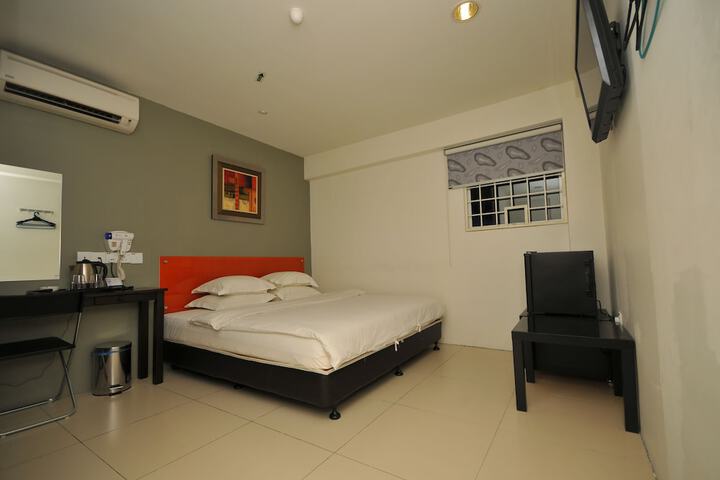 Room 19 of 48