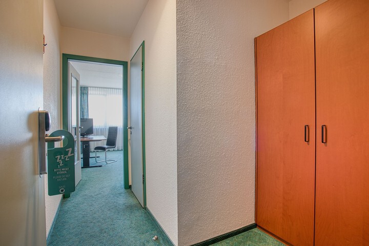 Room 5 of 41