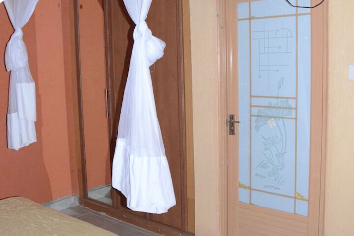 Room 9 of 21