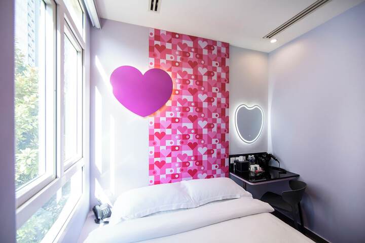 Room 19 of 36