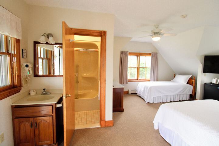 Room 35 of 100