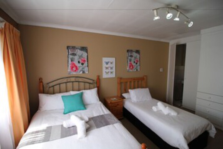 Room 33 of 47