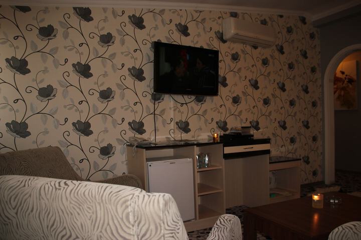 Room 32 of 90