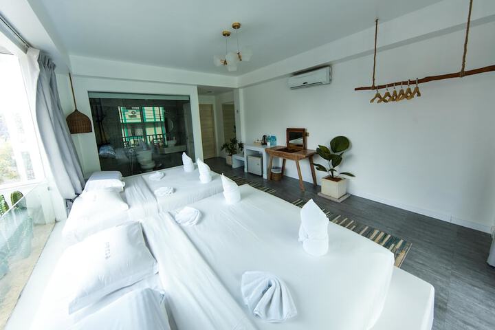 Room 12 of 31