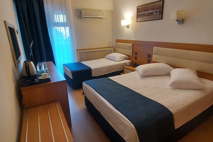 Room 4 of 36