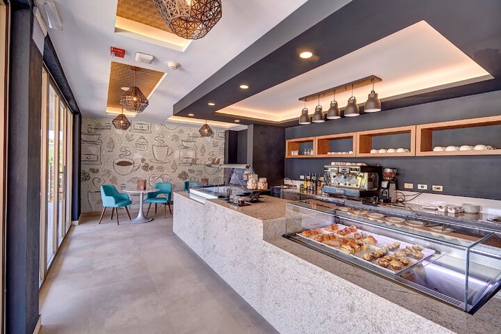 Breakfast/Coffee Service 188 of 255
