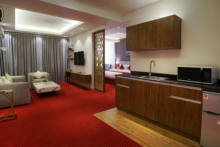Room 16 of 83
