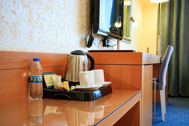 Breakfast/Coffee Service 24 of 58
