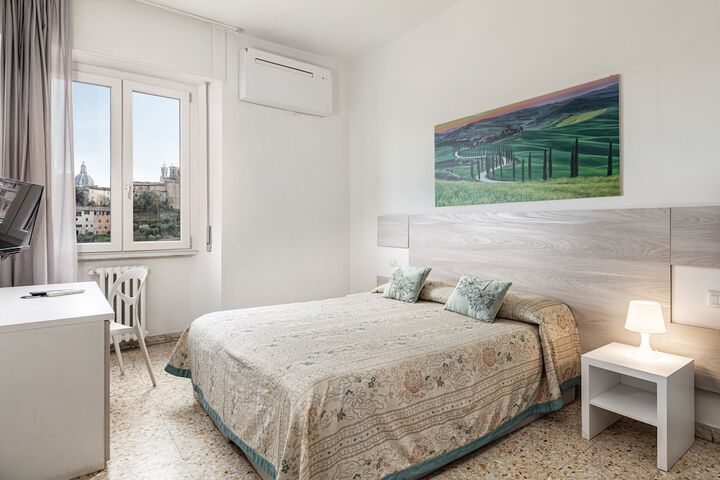 Room 40 of 181