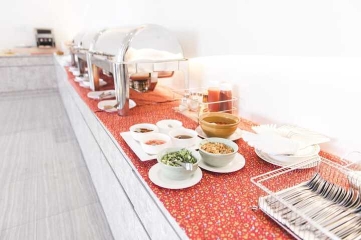 Dining 34 of 60