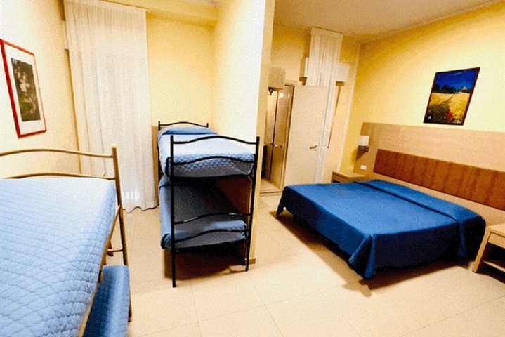 Room 9 of 26