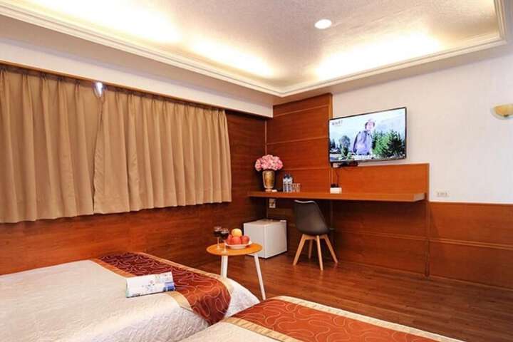 Room 6 of 42