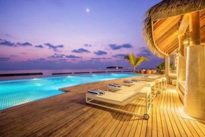 Sundeck 21 of 22