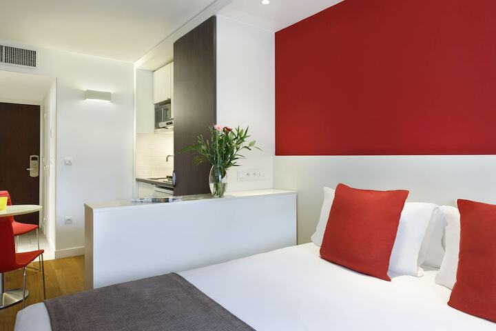 Room 3 of 33