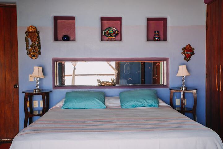 Room 28 of 103