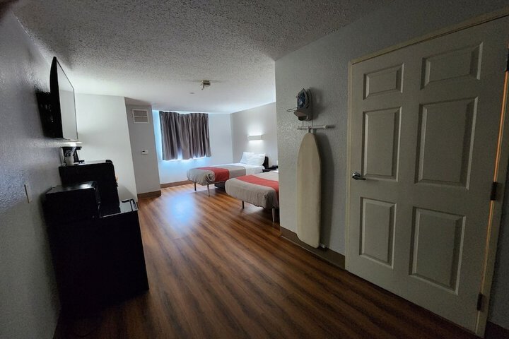 Room 15 of 32