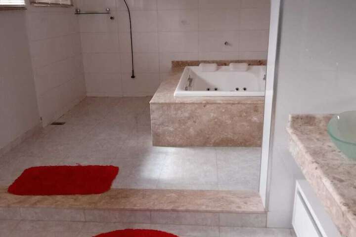 Room 4 of 4