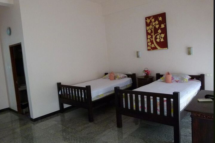 Room 5 of 23